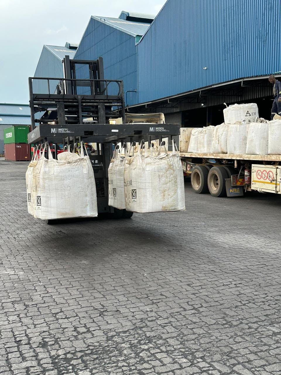 Specialized Forklift Multi-Bag Lifting Operations